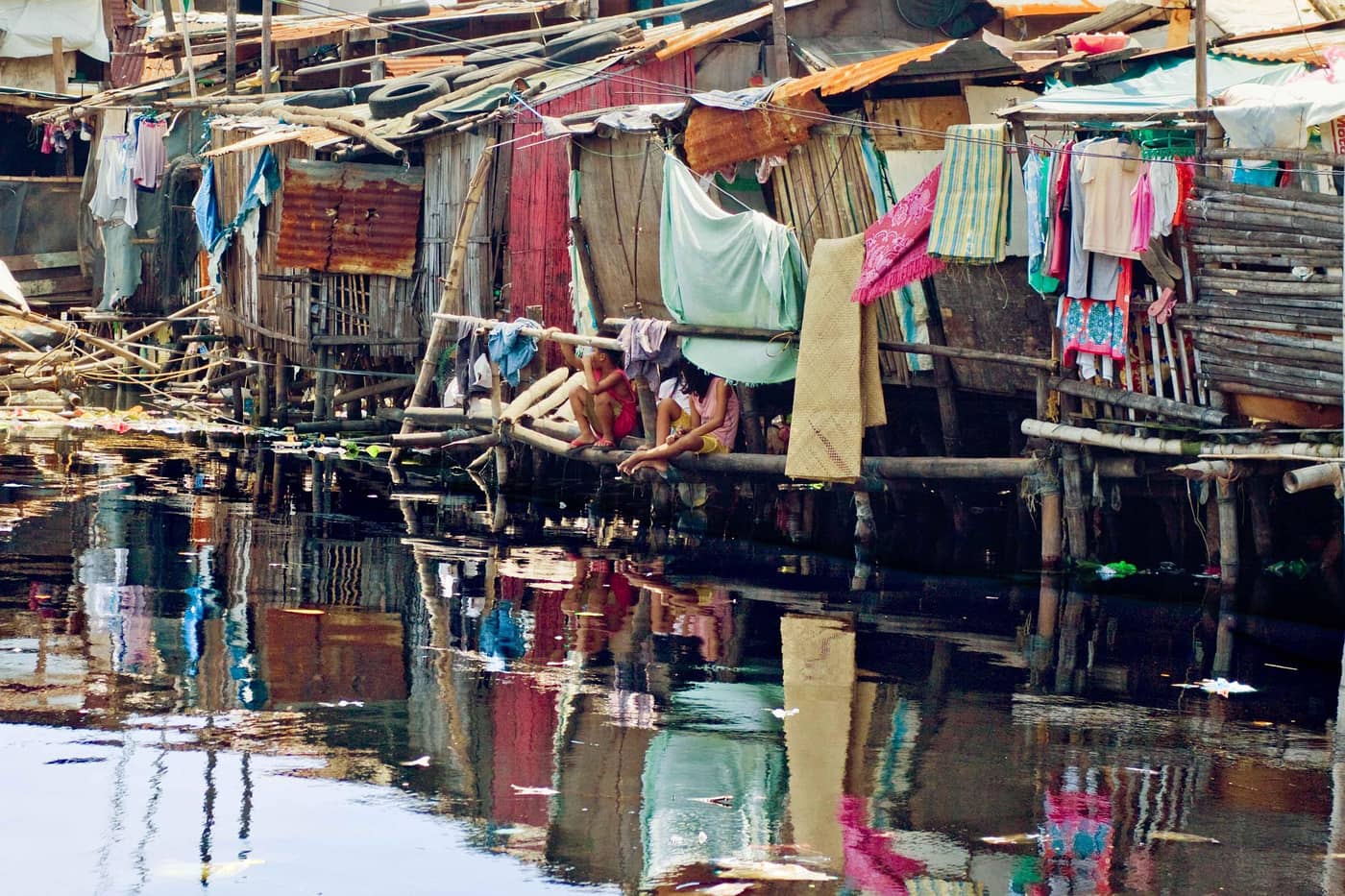 Un bidonville à Manille aux Philippines (Crédit Bindue)