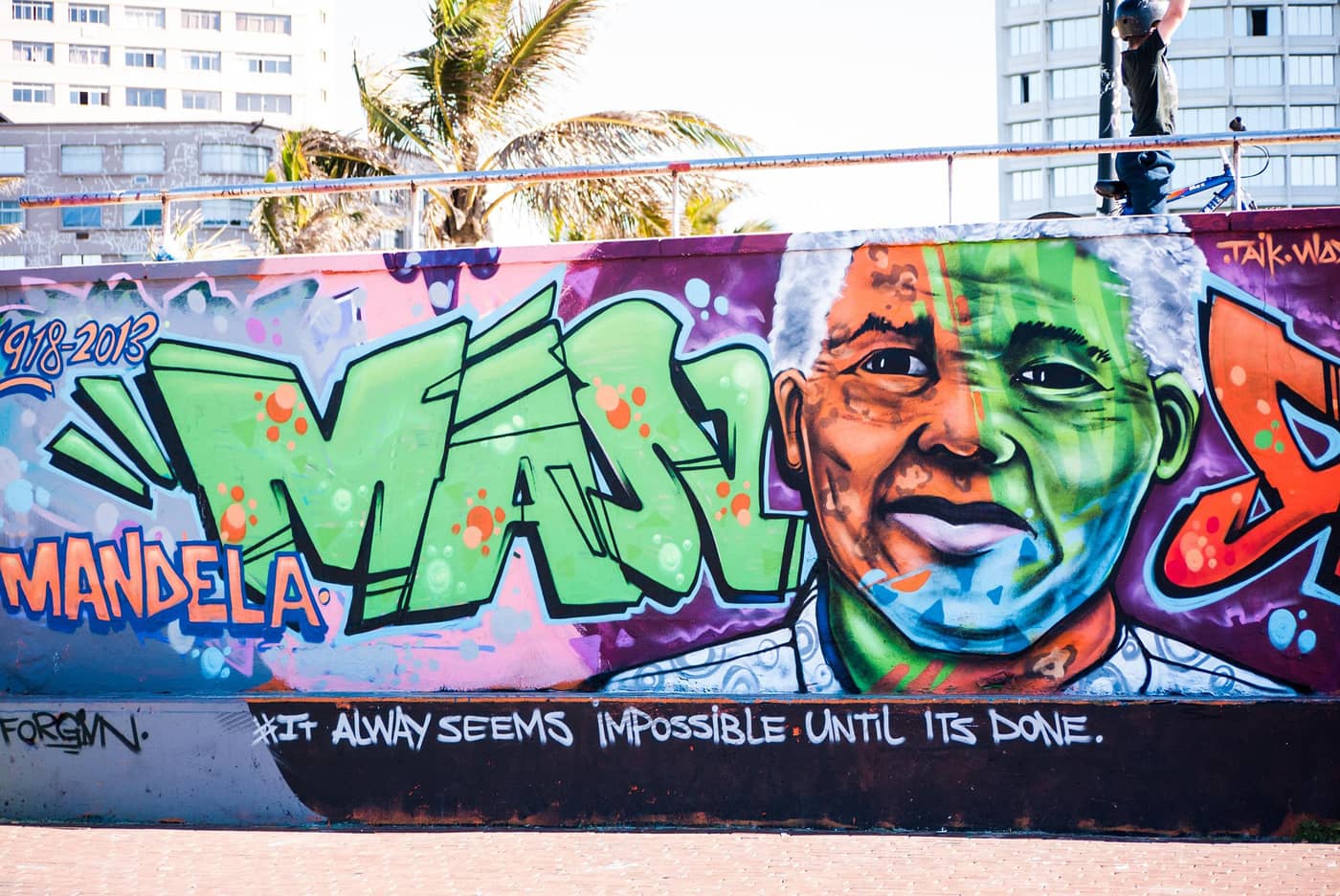 Graffiti Nelson Mandela 1918 - 2013 (Crédit : Oldeani0)
