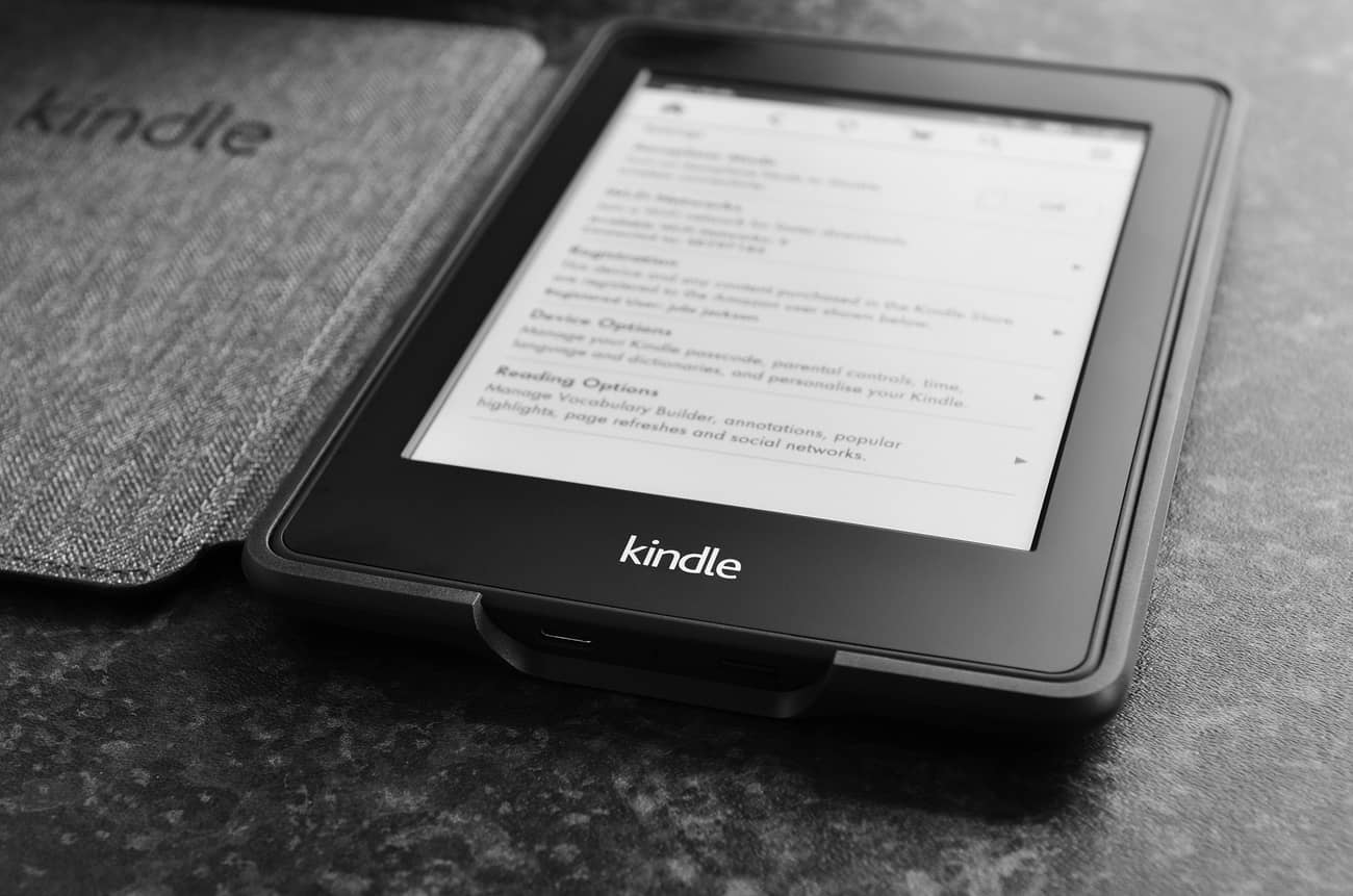 Une liseuse Kindle dans son étui de protection (Crédit Tablethelpline)