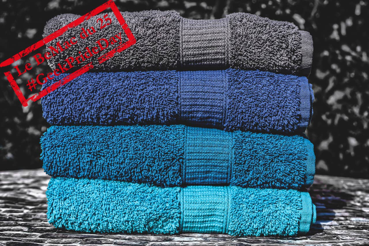 Des serviettes de bain comme un clin d’œil à Douglas Adams (Crédit : )