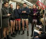 Affiche de métro pour le « No Pants Day », la Journée mondiale sans pantalon