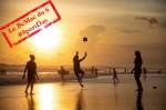 Des sportifs sur la plage à la fin de la journée (Crédit : Peggy_Marco)