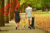 Journée mondiale des parents 2023 : une famille dans un parc