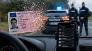 Disparition permis de conduire téléphone au volant (Crédit : Alex.I)