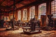  Une usine du siècle dernier avec sa machinerie (Crédit : Tama66)